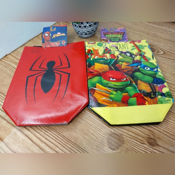 Spiderman Lunch Totes /Teen Age Mutants Turtles Lunch Totes Sets 2 Bags Per Set - Picture 7 of 8